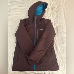 Like NEW - worn once! Patagonia insulated Powder Town jacket. Size medium.